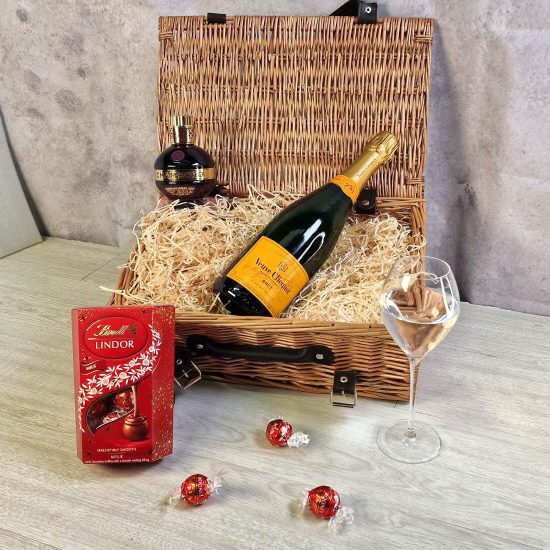 Veuve Clicquot Yellow Label Magnum Luxury Treat Hamper
